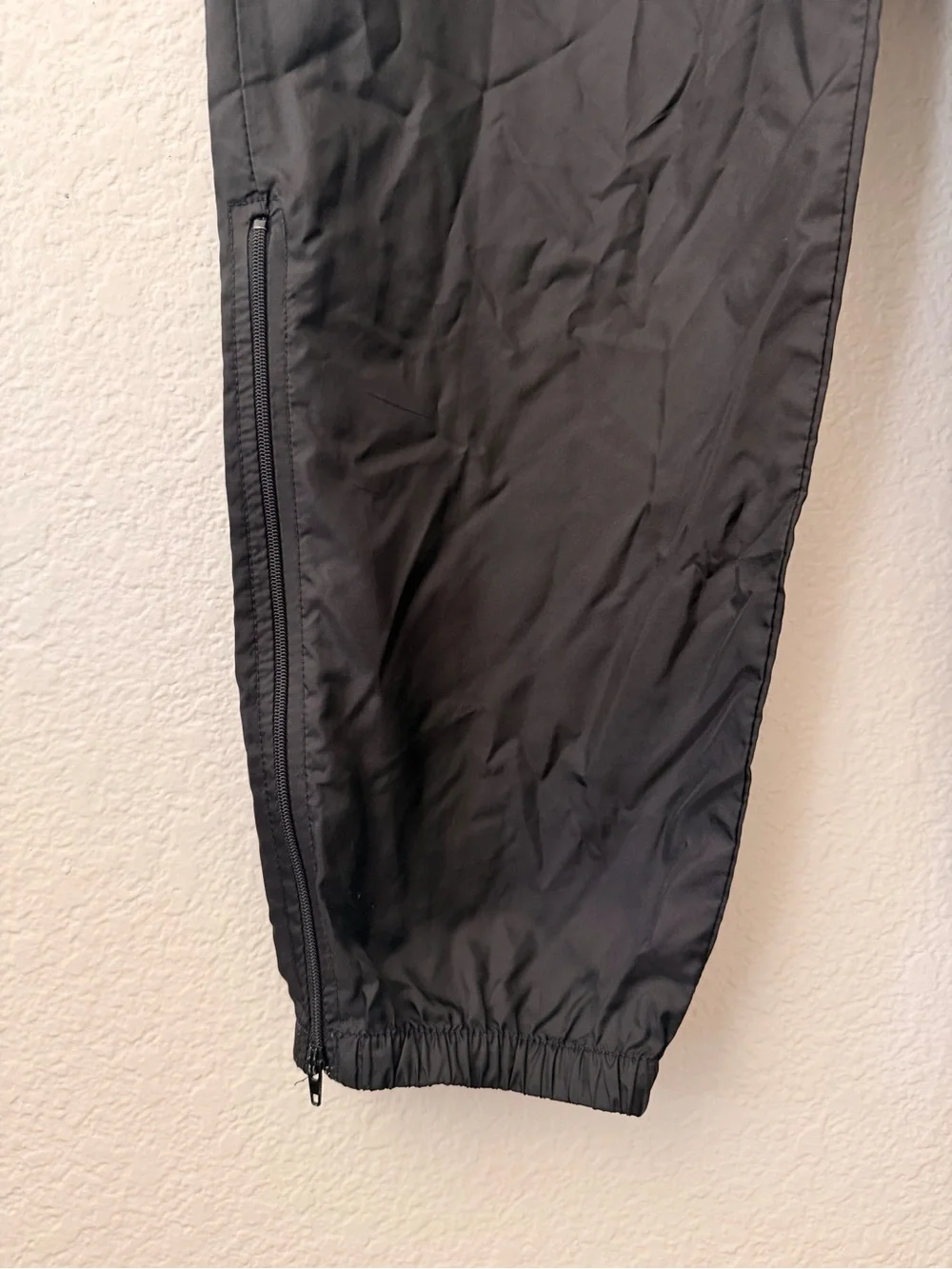 Men's Black Lightweight Track Pants - Comfortable Athletic Fit